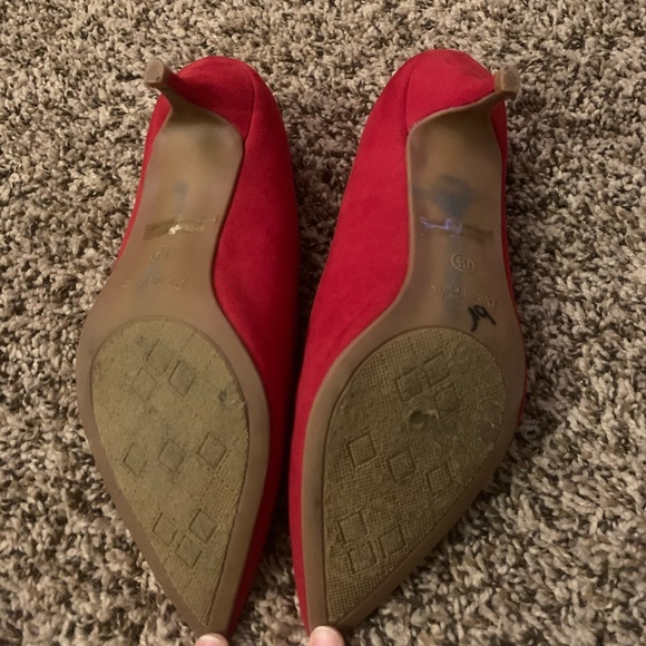 Red low heels - Picture 4 of 4